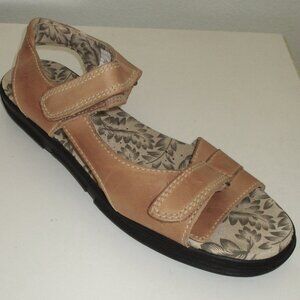 Golfstream Womens Saddle Tan Leather Golf Spikeless Sandal - Size 11M